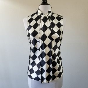 2/$20 🌟 Nine West Black & White Blouse w/ Tie M